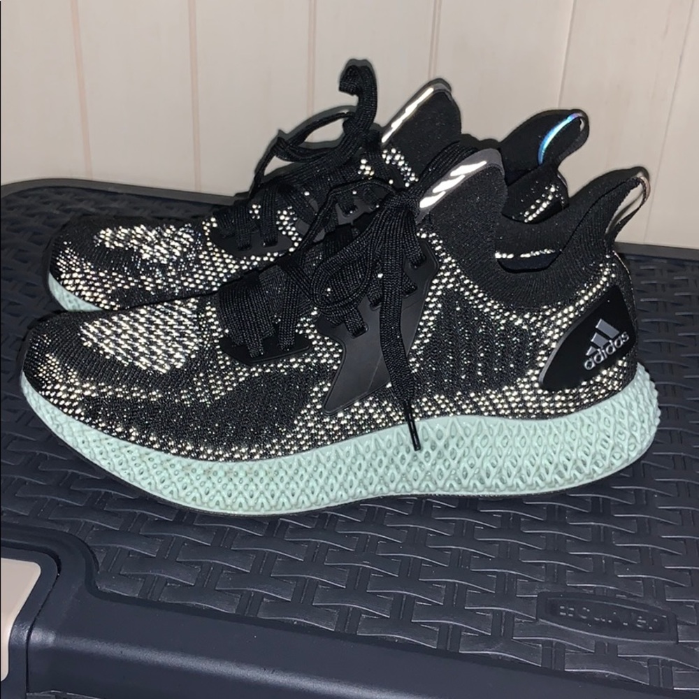 BRAND NEW 4D alphaedge black